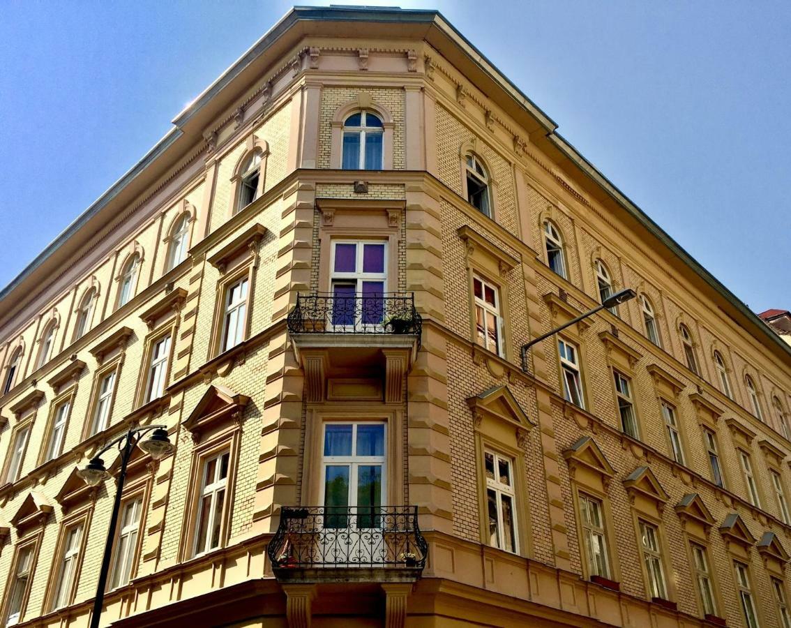 Homelike Luxury Flat On Gyulai Pal, Budapest